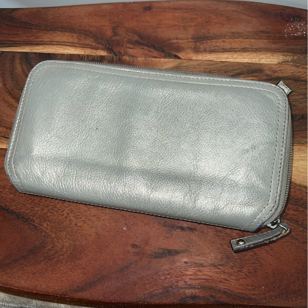 Tignanello Gray Pebbled Leather Zip Around Wallet Zip Coin Compartment - Picture 2 of 9